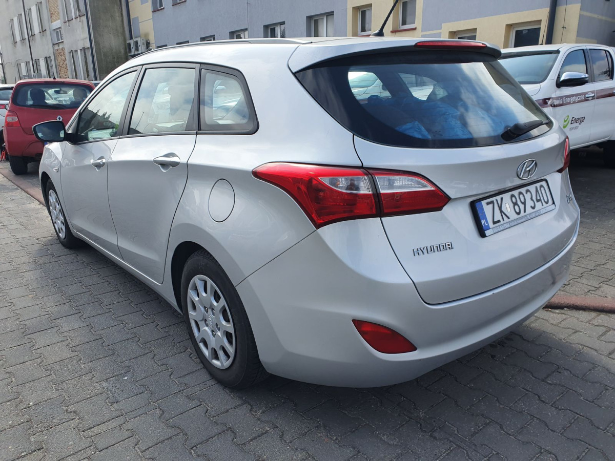 HYUNDAI I30 KOMBI - Automobil: obrázok 4 HYUNDAI I30 KOMBI - Automobil: obrázok 4