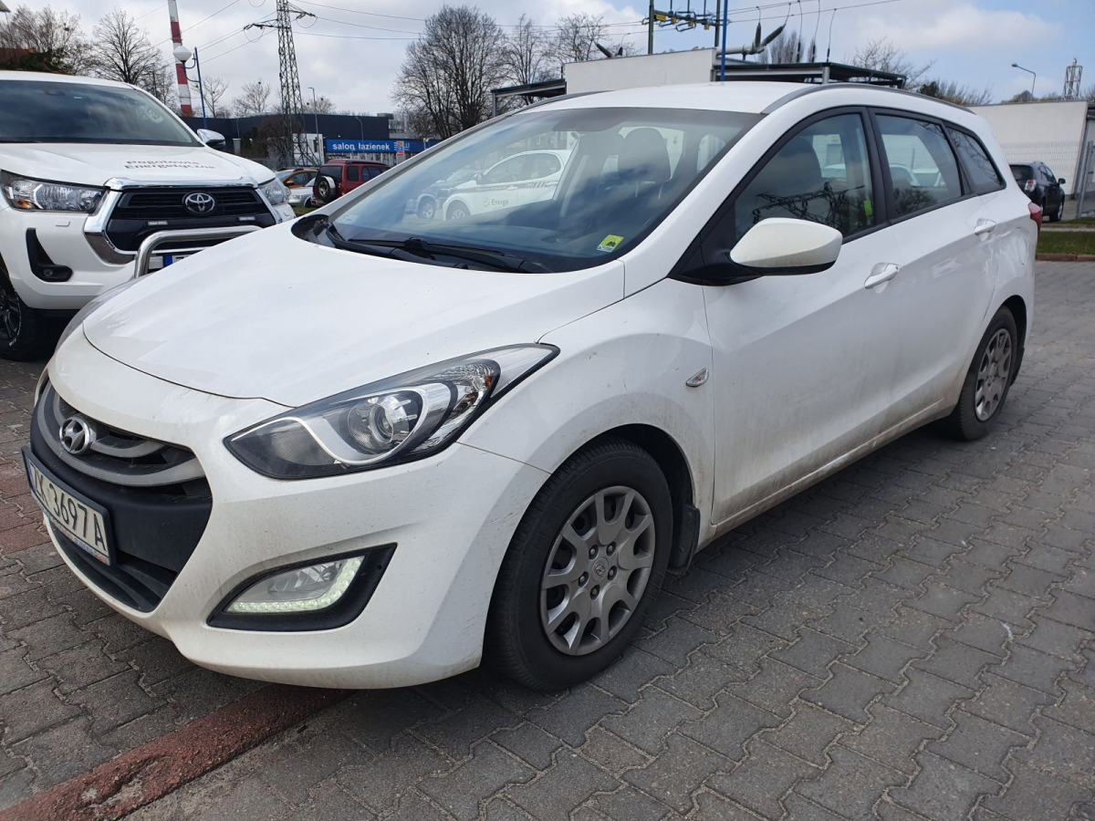 HYUNDAI I30 KOMBI - Automobil: obrázok 2 HYUNDAI I30 KOMBI - Automobil: obrázok 2