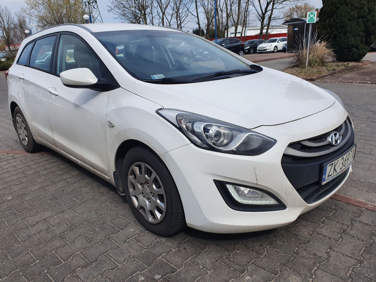 HYUNDAI I30 KOMBI - Automobil: obrázok 1 HYUNDAI I30 KOMBI - Automobil: obrázok 1