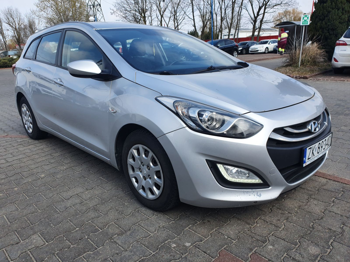 HYUNDAI I30 KOMBI - Automobil: obrázok 1 HYUNDAI I30 KOMBI - Automobil: obrázok 1