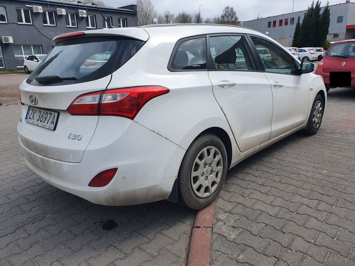 HYUNDAI I30 KOMBI - Automobil: obrázok 3 HYUNDAI I30 KOMBI - Automobil: obrázok 3