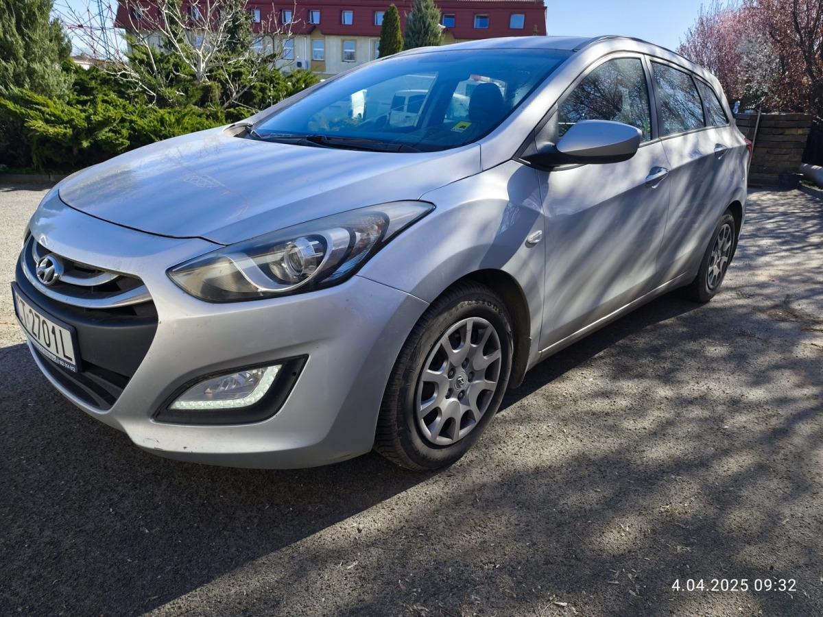 HYUNDAI I30 KOMBI - Automobil: obrázok 2 HYUNDAI I30 KOMBI - Automobil: obrázok 2