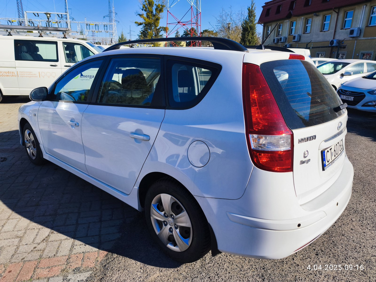 HYUNDAI I30 KOMBI - Automobil: obrázok 4 HYUNDAI I30 KOMBI - Automobil: obrázok 4