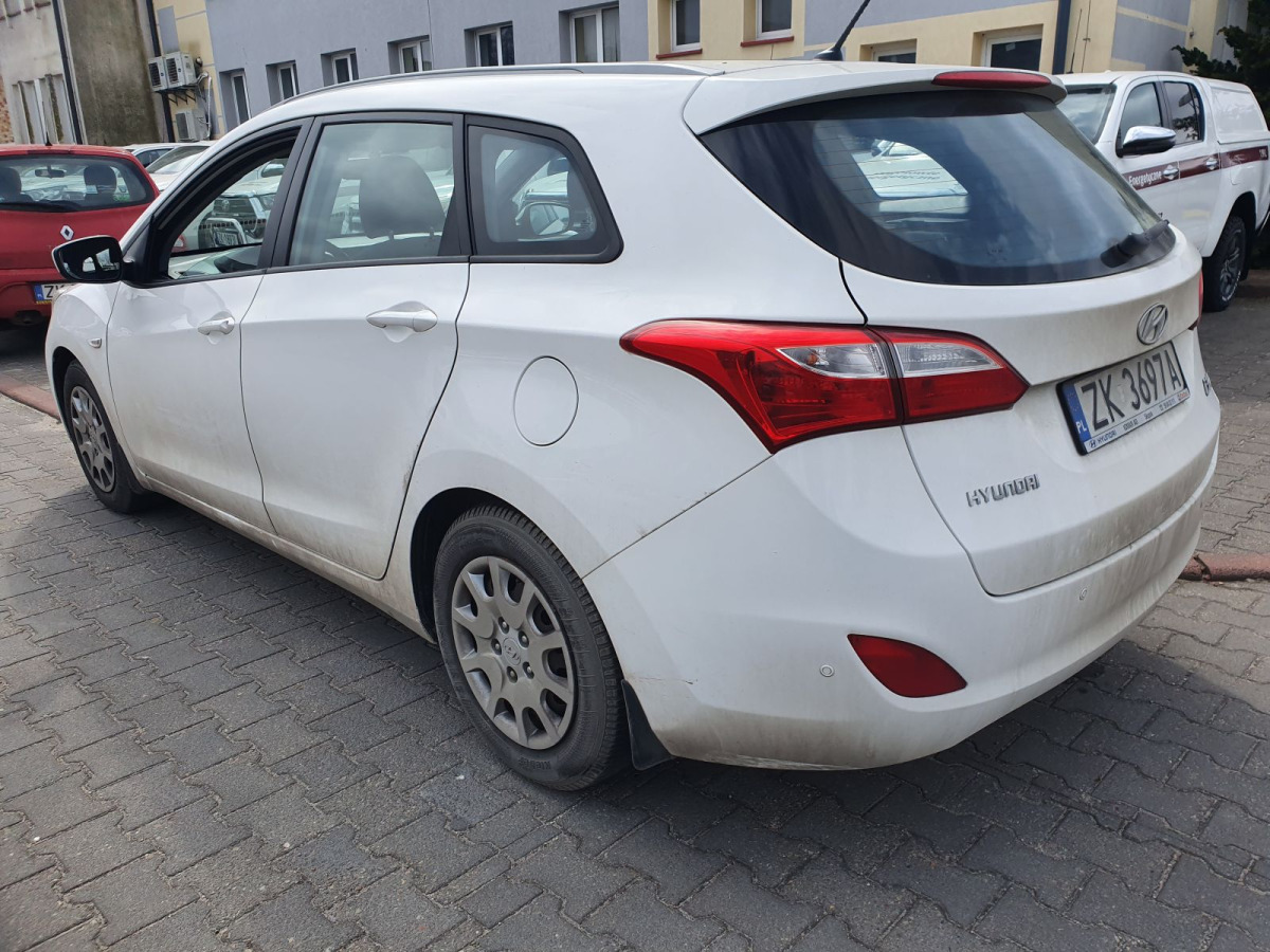 HYUNDAI I30 KOMBI - Automobil: obrázok 4 HYUNDAI I30 KOMBI - Automobil: obrázok 4