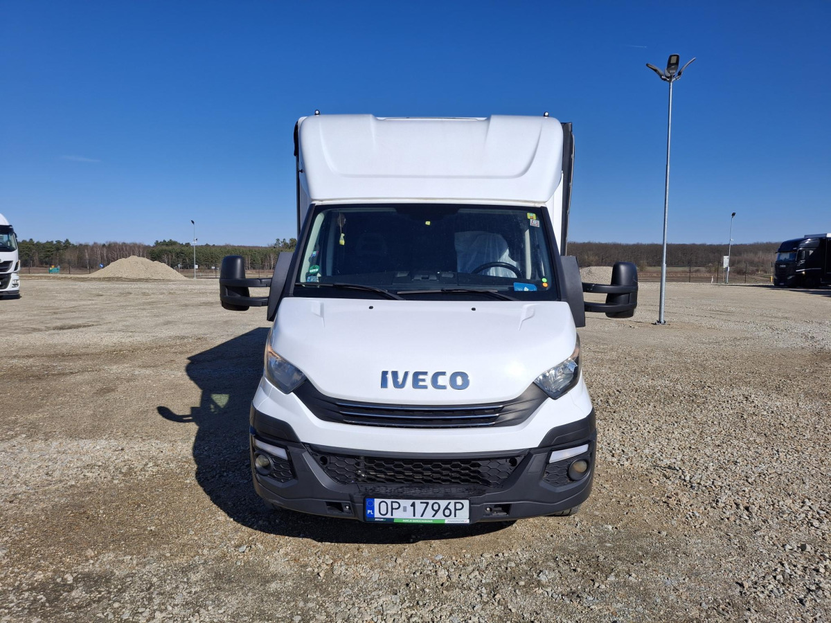 IVECO 35S18 PLANDEKA - Plachtová dodávka: obrázok 3 IVECO 35S18 PLANDEKA - Plachtová dodávka: obrázok 3