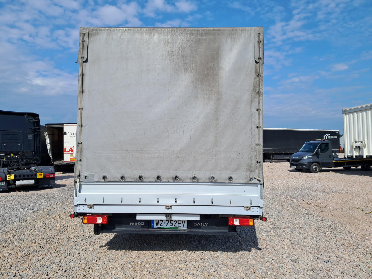 IVECO 35S18 PLANDEKA - Plachtová dodávka: obrázok 5 IVECO 35S18 PLANDEKA - Plachtová dodávka: obrázok 5
