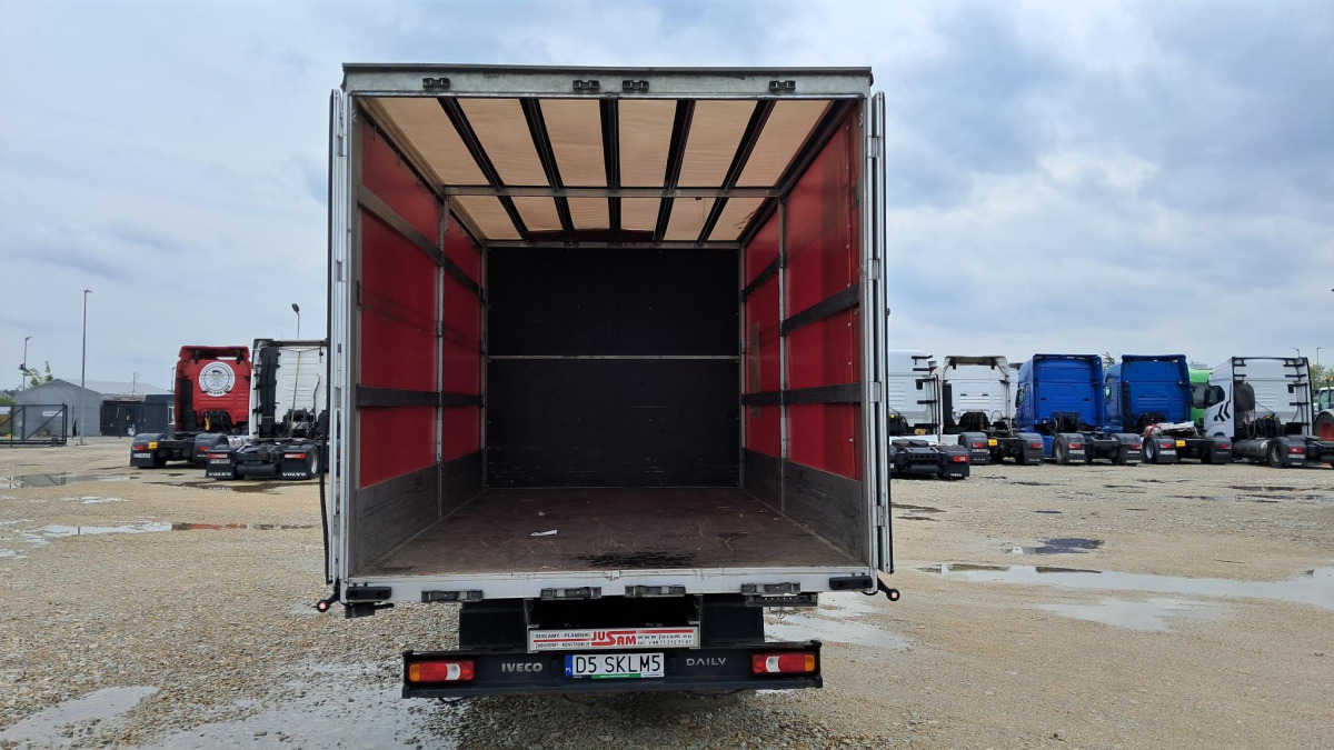 IVECO 50C18 PLANDEKA - Plachtová dodávka: obrázok 4 IVECO 50C18 PLANDEKA - Plachtová dodávka: obrázok 4