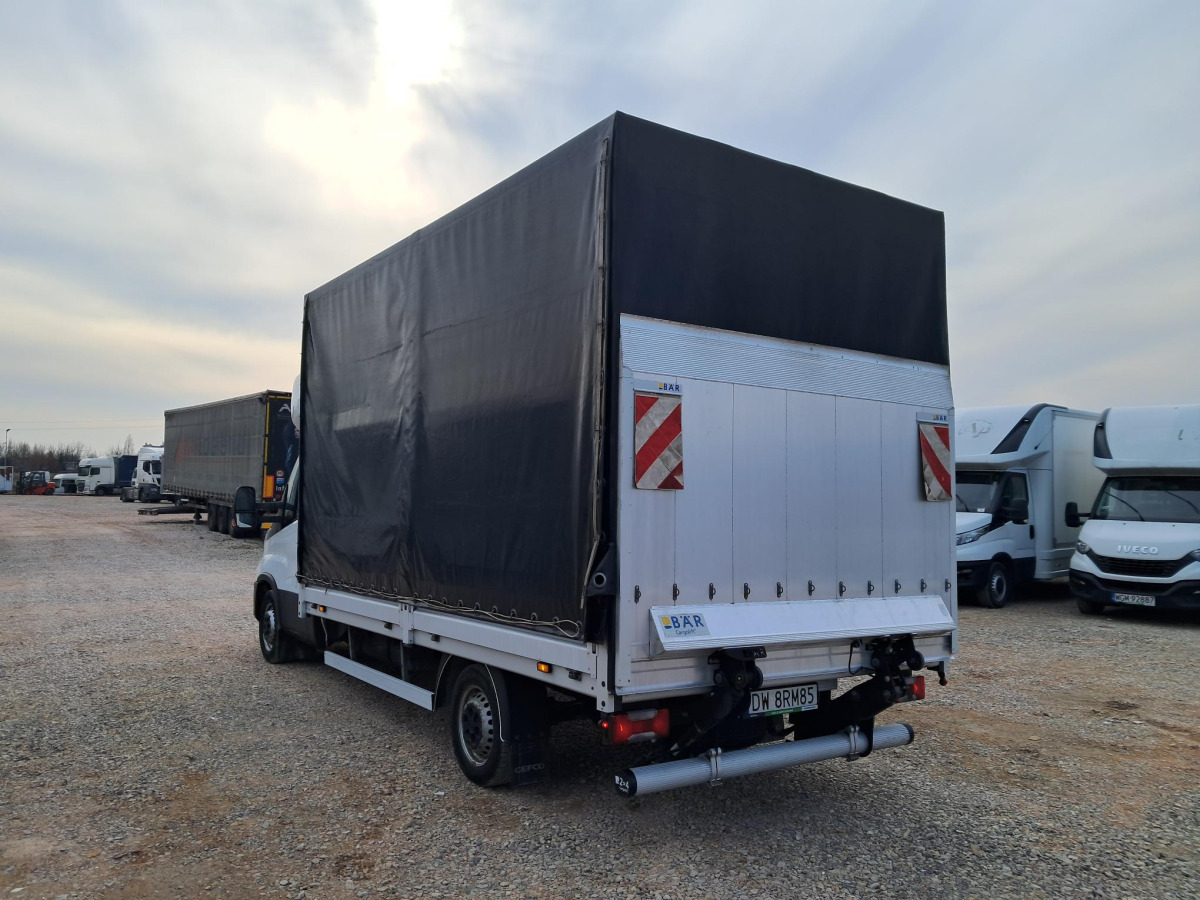 IVECO PLANDEKA Z WINDĄ - Plachtová dodávka: obrázok 4 IVECO PLANDEKA Z WINDĄ - Plachtová dodávka: obrázok 4