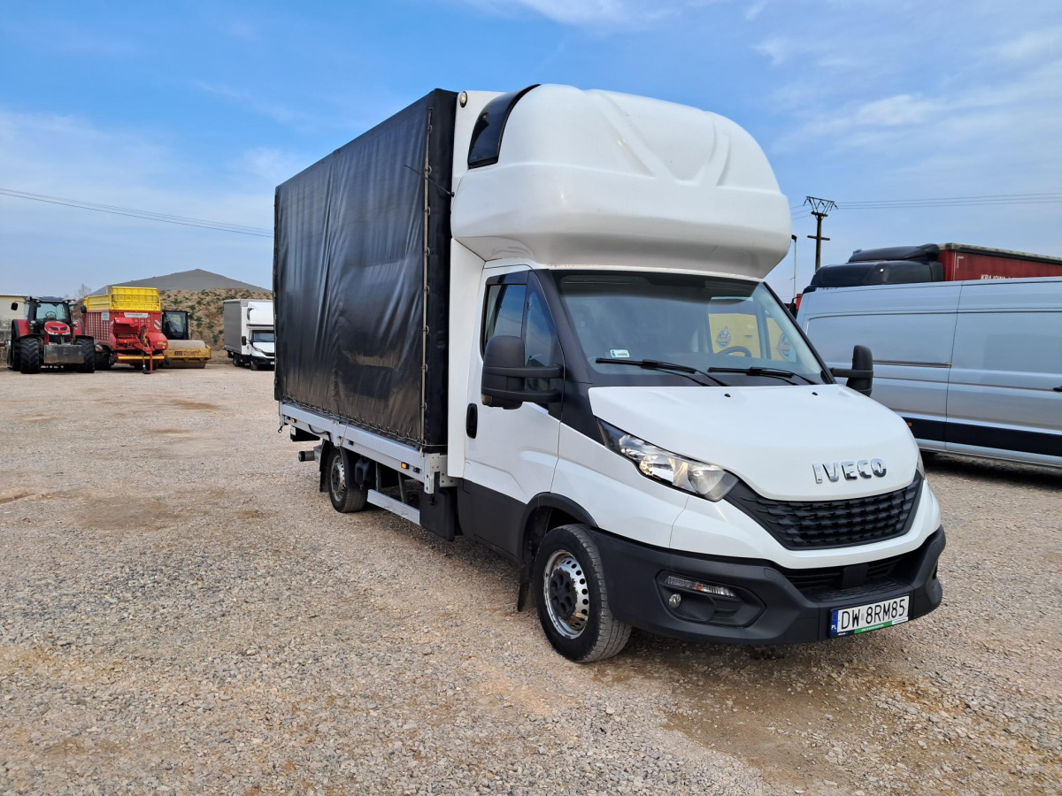 IVECO PLANDEKA Z WINDĄ - Plachtová dodávka: obrázok 1 IVECO PLANDEKA Z WINDĄ - Plachtová dodávka: obrázok 1