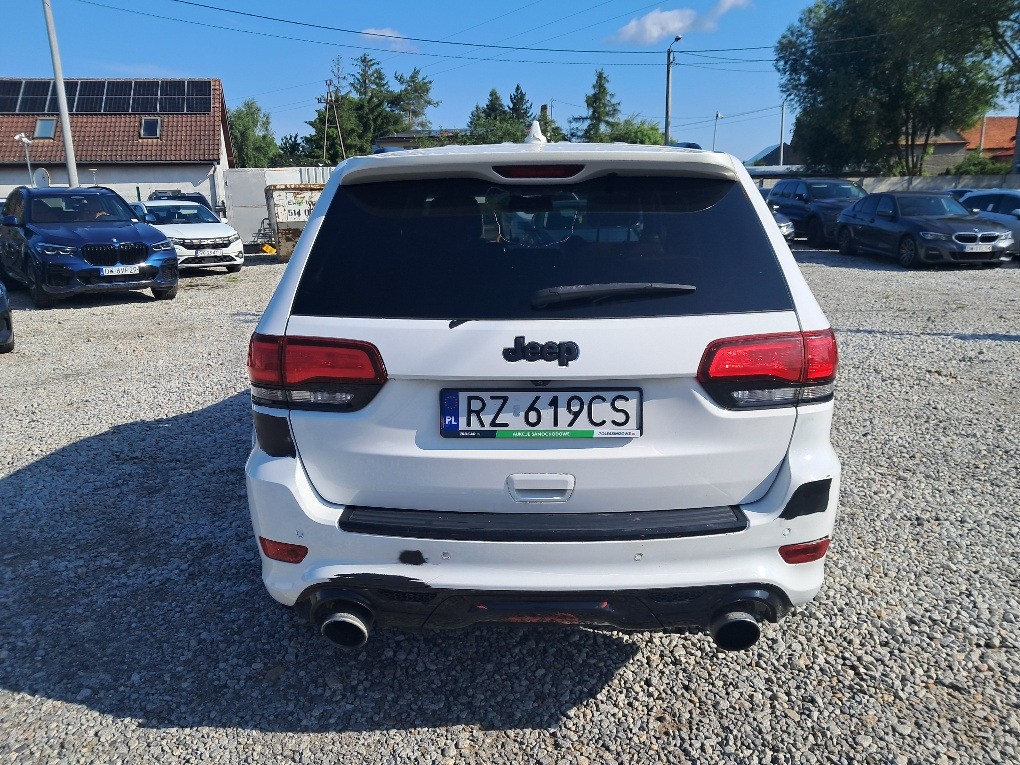 JEEP GRAND CHEROKEE SRT SUV - SUV: obrázok 4 JEEP GRAND CHEROKEE SRT SUV - SUV: obrázok 4