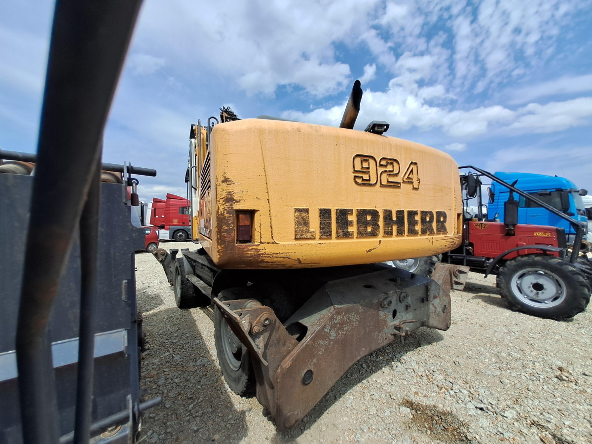 Koparka kołowa – LIEBHERR A 924 C LITRONIC – 2011 – 20 177 h – prace ziemne - Kolesové rýpadlo: obrázok 3 Koparka kołowa – LIEBHERR A 924 C LITRONIC – 2011 – 20 177 h – prace ziemne - Kolesové rýpadlo: obrázok 3