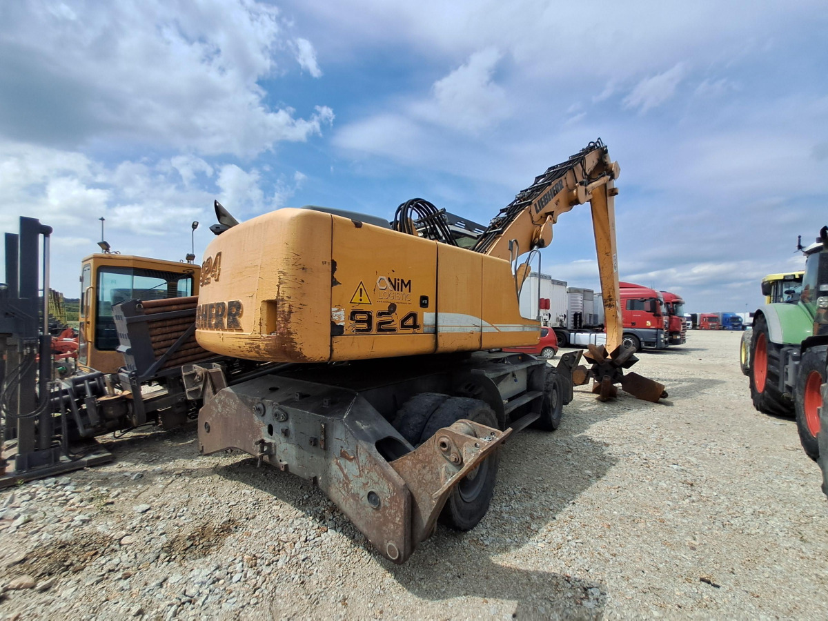 Koparka kołowa – LIEBHERR A 924 C LITRONIC – 2011 – 20 177 h – prace ziemne - Překládkové rýpadlo: obrázok 5 Koparka kołowa – LIEBHERR A 924 C LITRONIC – 2011 – 20 177 h – prace ziemne - Překládkové rýpadlo: obrázok 5