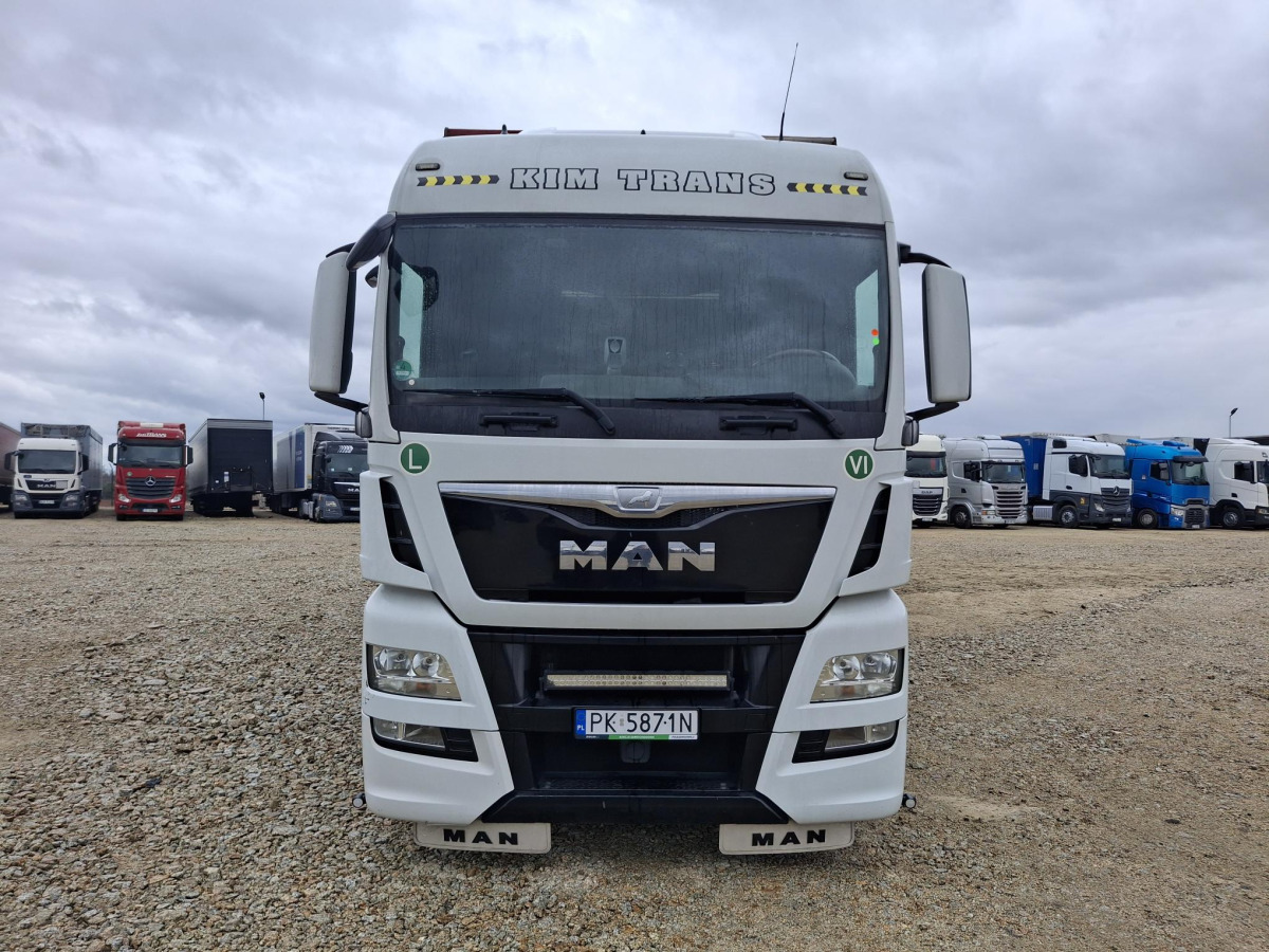 MAN TGX SOLÓWKA - Plachtové nákladné vozidlo: obrázok 3 MAN TGX SOLÓWKA - Plachtové nákladné vozidlo: obrázok 3