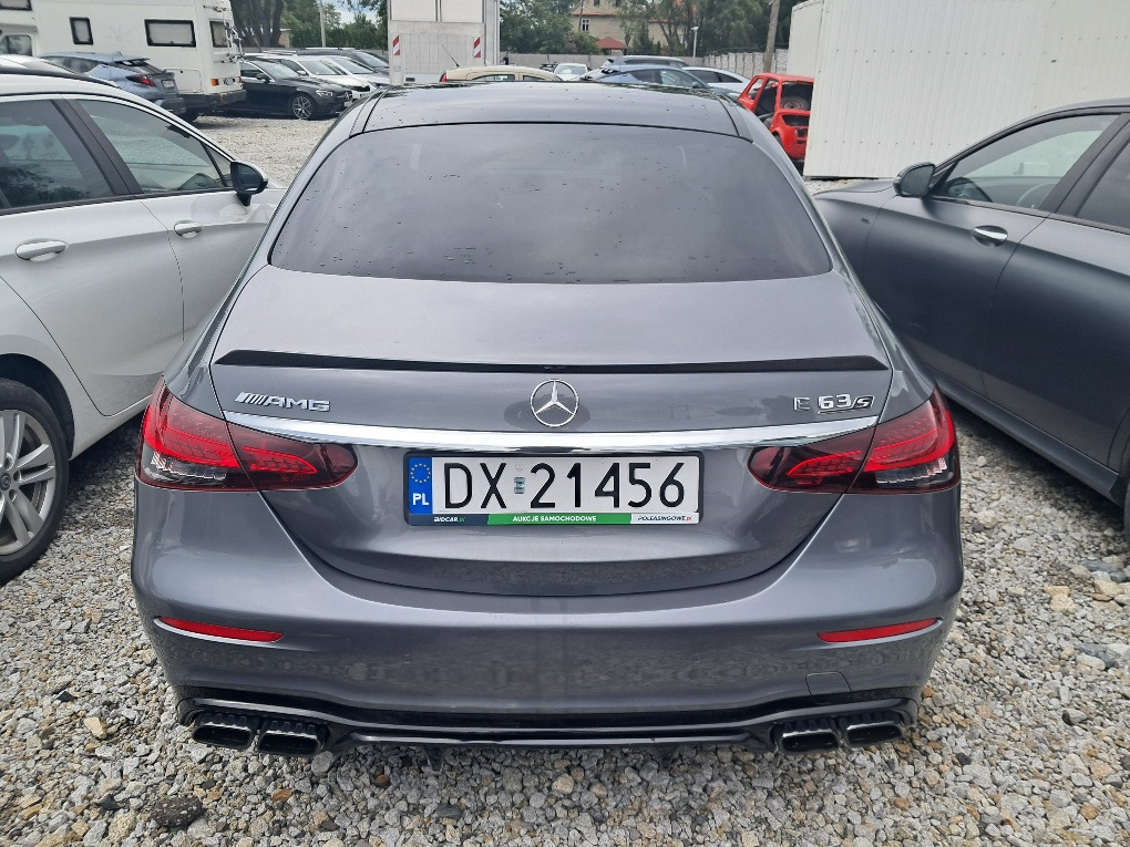 MERCEDES BENZ AMG E63S SEDAN - Sedan: obrázok 5 MERCEDES BENZ AMG E63S SEDAN - Sedan: obrázok 5