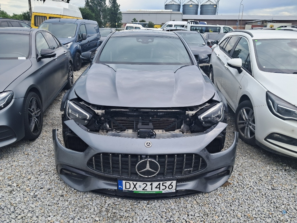 MERCEDES BENZ AMG E63S SEDAN - Sedan: obrázok 2 MERCEDES BENZ AMG E63S SEDAN - Sedan: obrázok 2