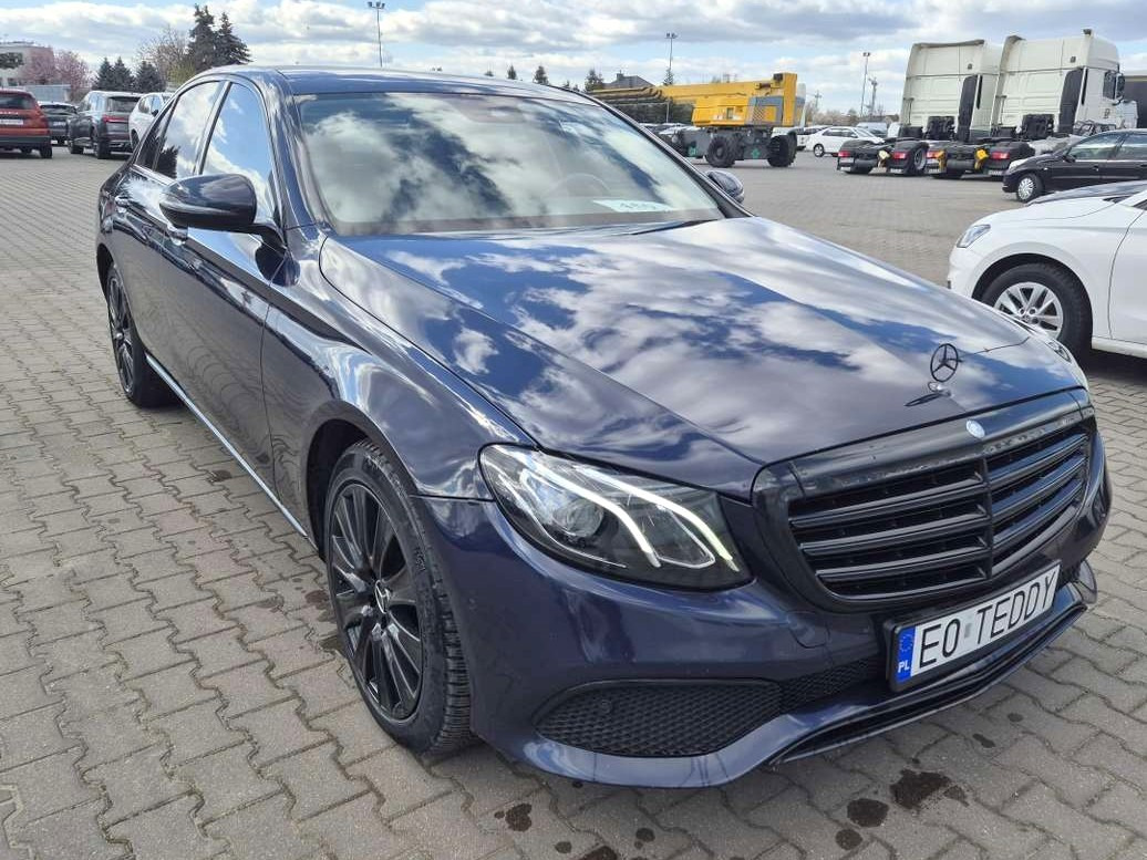 MERCEDES BENZ E 220 D 4MATIC SEDAN - Sedan: obrázok 1 MERCEDES BENZ E 220 D 4MATIC SEDAN - Sedan: obrázok 1