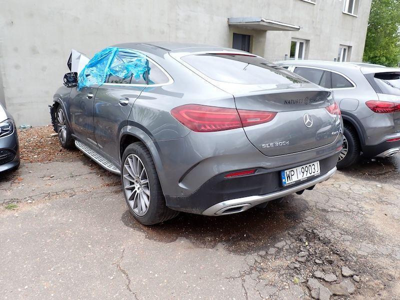 MERCEDES BENZ GLE SEDAN - Sedan: obrázok 4 MERCEDES BENZ GLE SEDAN - Sedan: obrázok 4