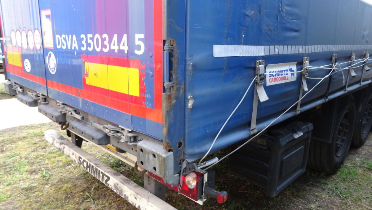 SCHMITZ CARGOBULL SCB S3 SKRZYNIOWA - Plošinový/ Valníkový príves: obrázok 3 SCHMITZ CARGOBULL SCB S3 SKRZYNIOWA - Plošinový/ Valníkový príves: obrázok 3