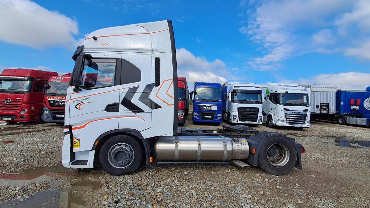 IVECO AS440ST/FP LT LNG CIĄGNIK SIODŁOWY - Ťahač: obrázok 4 IVECO AS440ST/FP LT LNG CIĄGNIK SIODŁOWY - Ťahač: obrázok 4