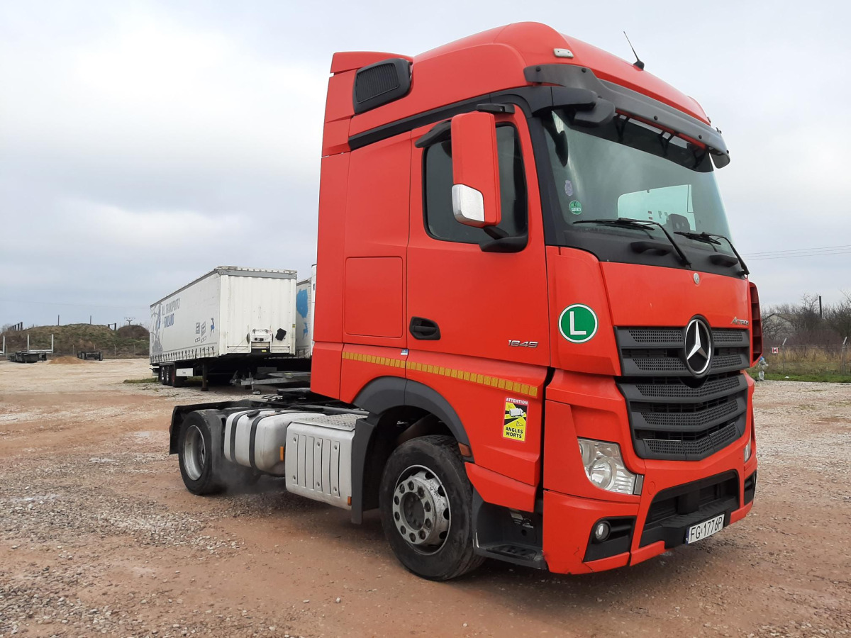 MERCEDES BENZ ACTROS CIĄGNIK SIODŁOWY - Ťahač: obrázok 1 MERCEDES BENZ ACTROS CIĄGNIK SIODŁOWY - Ťahač: obrázok 1