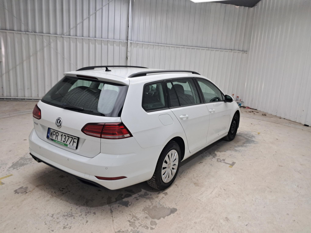 VOLKSWAGEN GOLF KOMBI - Automobil: obrázok 4 VOLKSWAGEN GOLF KOMBI - Automobil: obrázok 4