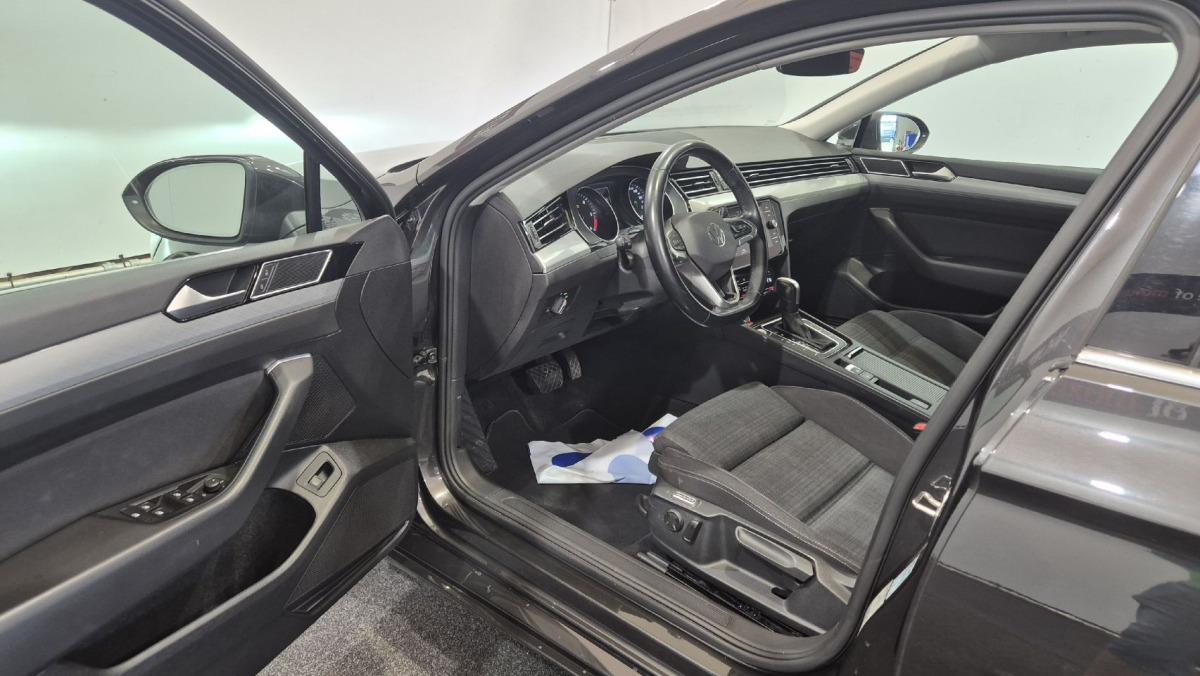 VOLKSWAGEN PASSAT KOMBI - Automobil: obrázok 5 VOLKSWAGEN PASSAT KOMBI - Automobil: obrázok 5