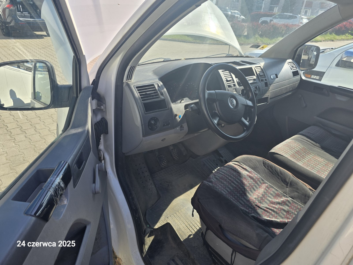 VOLKSWAGEN TRANSPORTER FURGON BLASZAK - Furgon: obrázok 5 VOLKSWAGEN TRANSPORTER FURGON BLASZAK - Furgon: obrázok 5