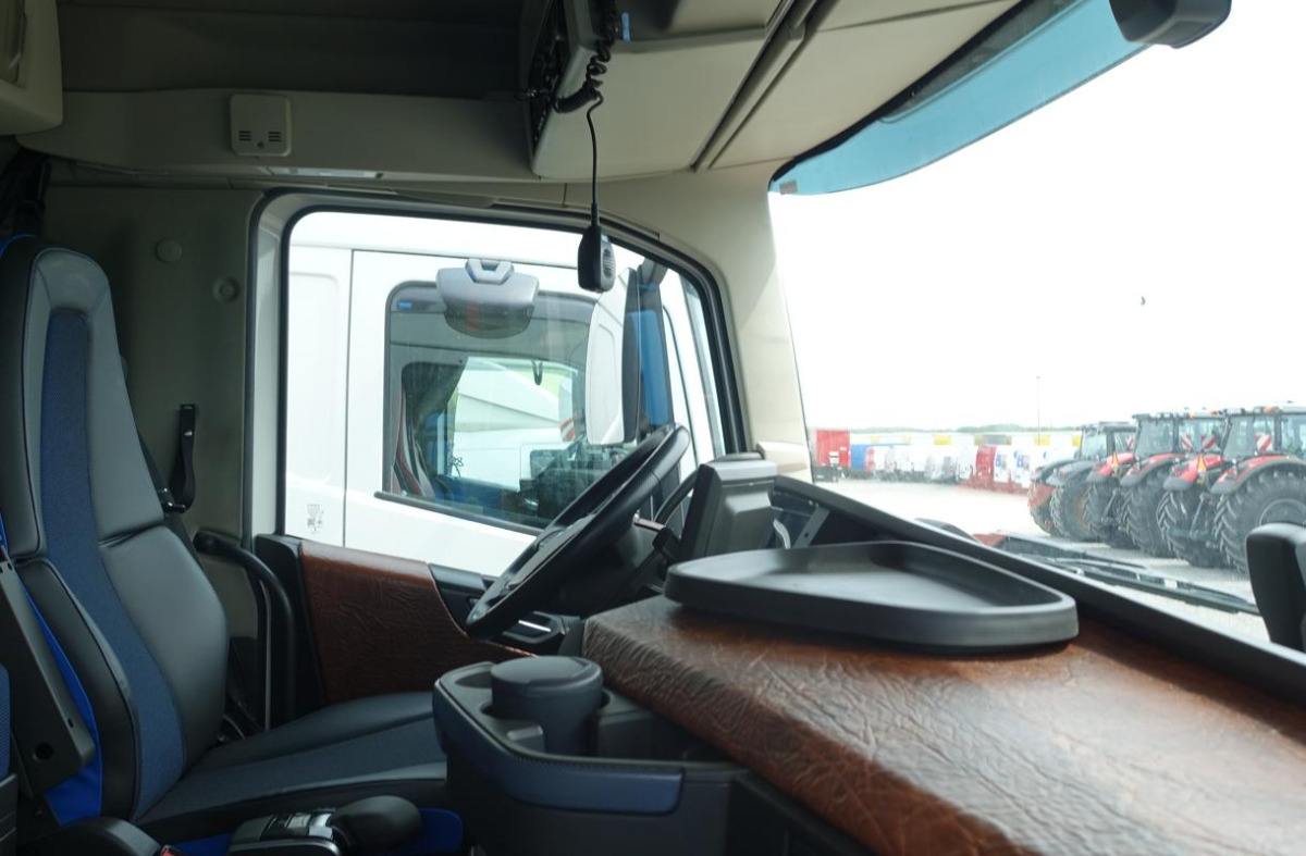 VOLVO FH 500 HAKOWIEC - Hákový nosič kontajnerov: obrázok 5 VOLVO FH 500 HAKOWIEC - Hákový nosič kontajnerov: obrázok 5