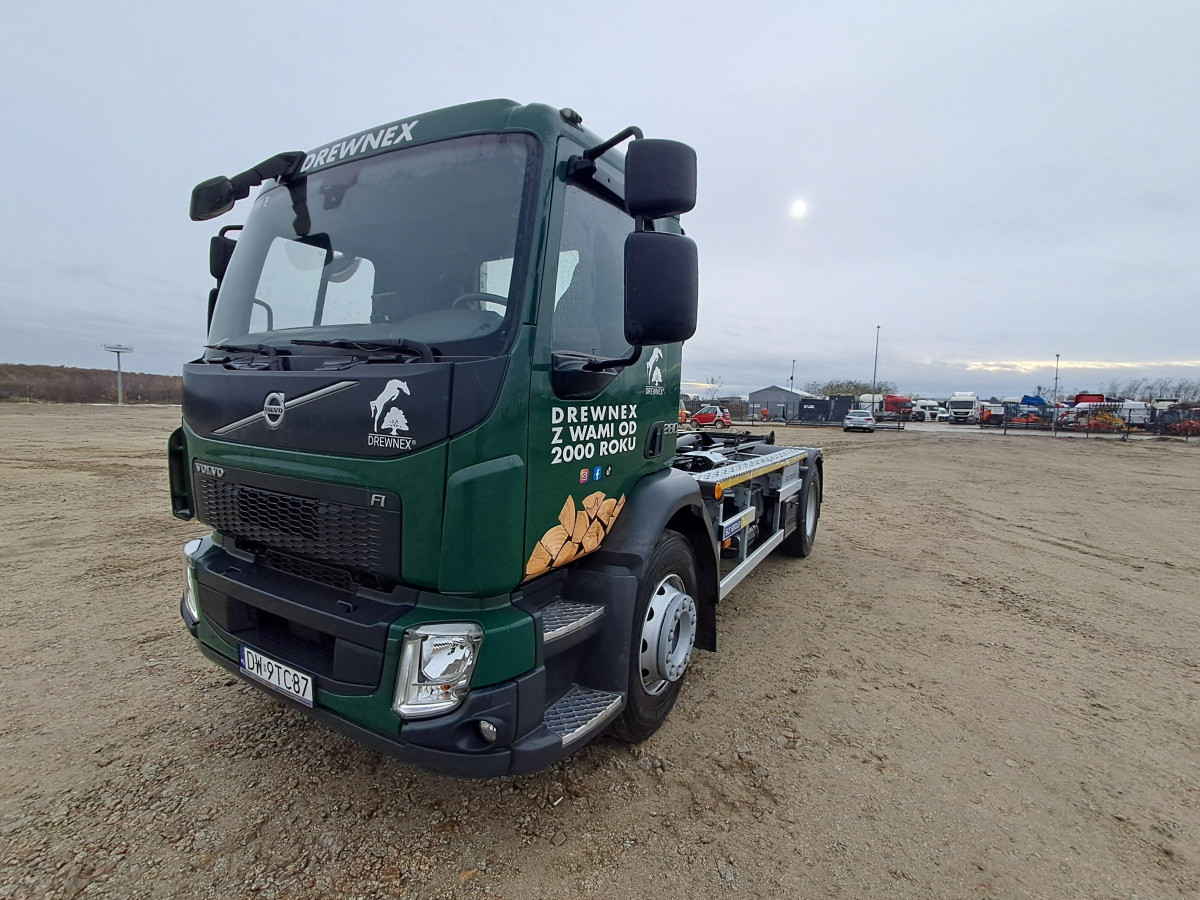 VOLVO FL - Hákový nosič kontajnerov: obrázok 3 VOLVO FL - Hákový nosič kontajnerov: obrázok 3