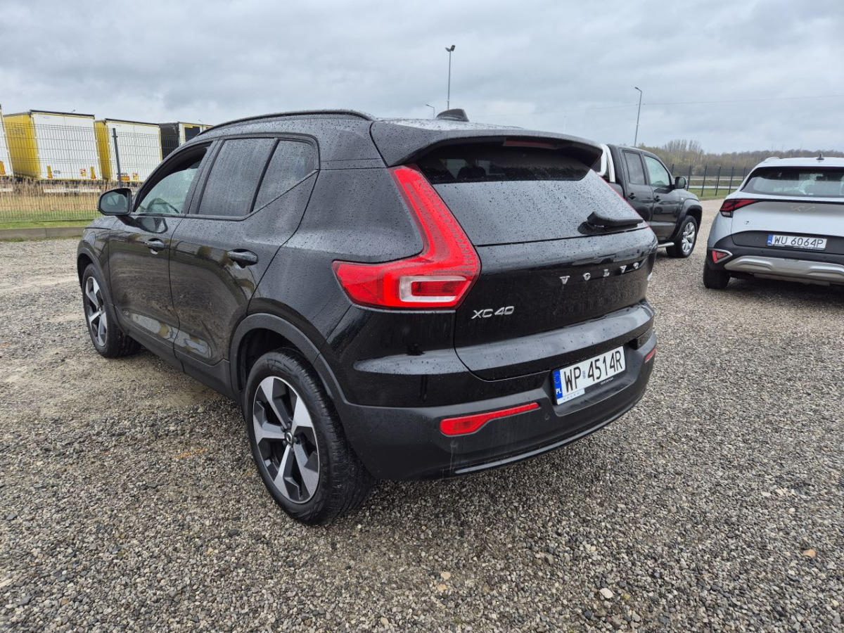 VOLVO XC40 SUV - SUV: obrázok 4 VOLVO XC40 SUV - SUV: obrázok 4