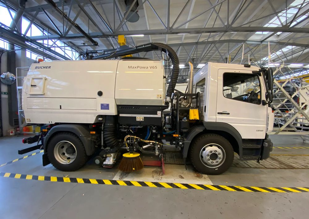 Mercedes-Benz Atego 1318 LKO Zamiatarka - Auto na odvoz odpadu: obrázok 4 Mercedes-Benz Atego 1318 LKO Zamiatarka - Auto na odvoz odpadu: obrázok 4
