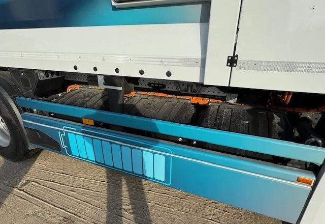 Auto na odvoz odpadu Mercedes-Benz eActros 300 L 6x2 Elektryczna śmieciarka: obrázok 16