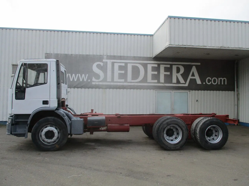 Iveco Eurotrakker 260 E 34 , Manual , 6x4 , Euro 2 - Podvozek s kabinou: obrázok 2 Iveco Eurotrakker 260 E 34 , Manual , 6x4 , Euro 2 - Podvozek s kabinou: obrázok 2