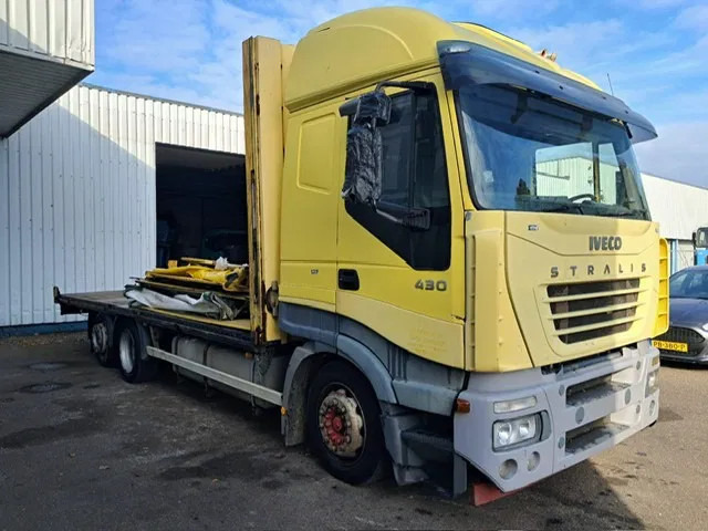 Iveco Stralis 430 , 6x2 , Manual Gearbox , Euro 3 - Plachtové nákladné vozidlo: obrázok 4 Iveco Stralis 430 , 6x2 , Manual Gearbox , Euro 3 - Plachtové nákladné vozidlo: obrázok 4