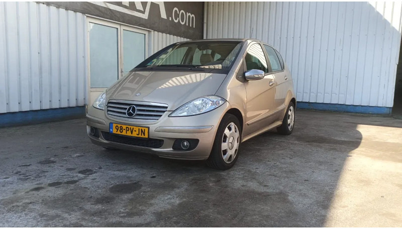Mercedes-Benz A-Klasse 170 , Airco , leder , distrbute ketting maakt lawaai - Hatchback: obrázok 1 Mercedes-Benz A-Klasse 170 , Airco , leder , distrbute ketting maakt lawaai - Hatchback: obrázok 1