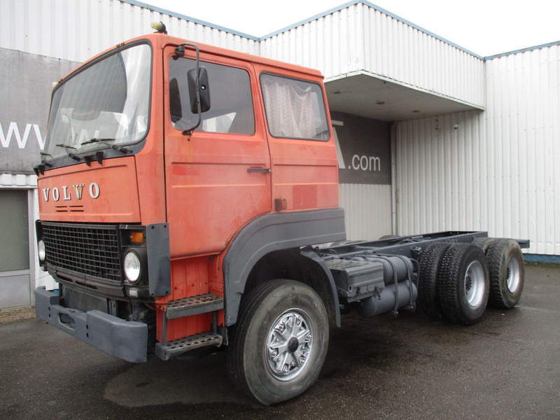 Volvo F7 , 6x4 , Manual , Euro 1 , Telma Retarder , Spring suspension - Podvozek s kabinou: obrázok 1 Volvo F7 , 6x4 , Manual , Euro 1 , Telma Retarder , Spring suspension - Podvozek s kabinou: obrázok 1