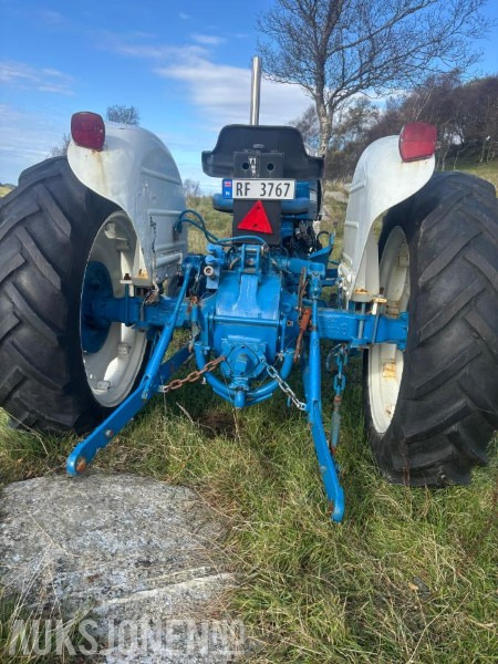 1973 Ford 3000 - mva fri - Traktor: obrázok 4 1973 Ford 3000 - mva fri - Traktor: obrázok 4