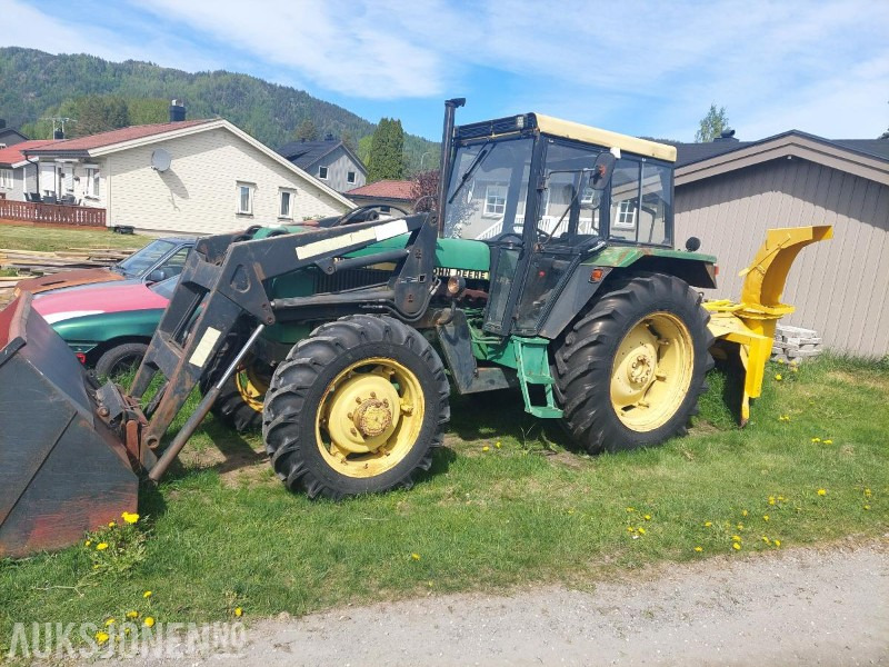 1980 John Deere 3140 4x4 6L motor med 100 hk MED LASTER SKUFFE OG SNØFRES - Traktor: obrázok 1 1980 John Deere 3140 4x4 6L motor med 100 hk MED LASTER SKUFFE OG SNØFRES - Traktor: obrázok 1