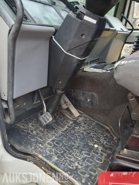 Sklápač 1986 Volvo FL6164X2 tippbil med kran: obrázok 17 Sklápač 1986 Volvo FL6164X2 tippbil med kran: obrázok 17