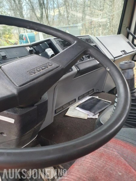 Sklápač 1986 Volvo FL6164X2 tippbil med kran: obrázok 16 Sklápač 1986 Volvo FL6164X2 tippbil med kran: obrázok 16