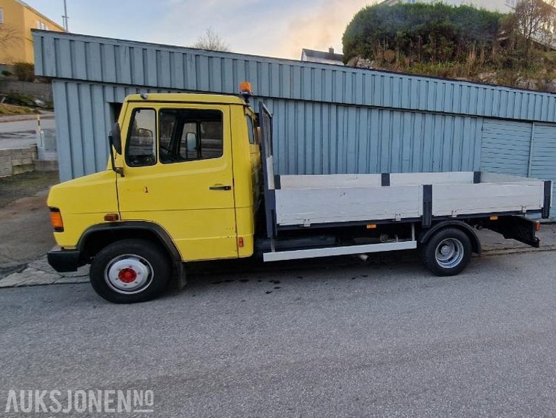 1994 Mercedes-Benz vario 611D lav km stand 9000km med kran - Valníkový/ Plošinový nákladný automobil: obrázok 1 1994 Mercedes-Benz vario 611D lav km stand 9000km med kran - Valníkový/ Plošinový nákladný automobil: obrázok 1