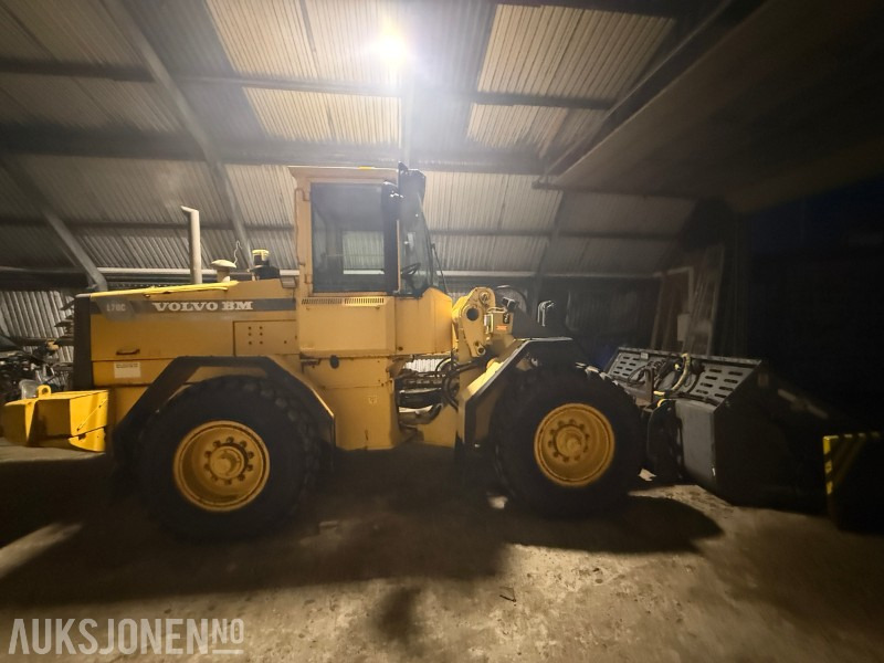 1996 Volvo L70C - Klappvinge - Sentralsmøring - 18 290t - Kolesový nakladač: obrázok 4 1996 Volvo L70C - Klappvinge - Sentralsmøring - 18 290t - Kolesový nakladač: obrázok 4