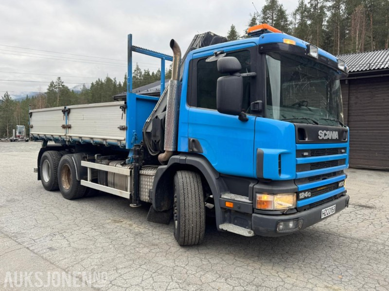 1997 Scania P124 400 kranbil med 3-veis tipp og klype - Auto s hydraulickou rukou: obrázok 4 1997 Scania P124 400 kranbil med 3-veis tipp og klype - Auto s hydraulickou rukou: obrázok 4