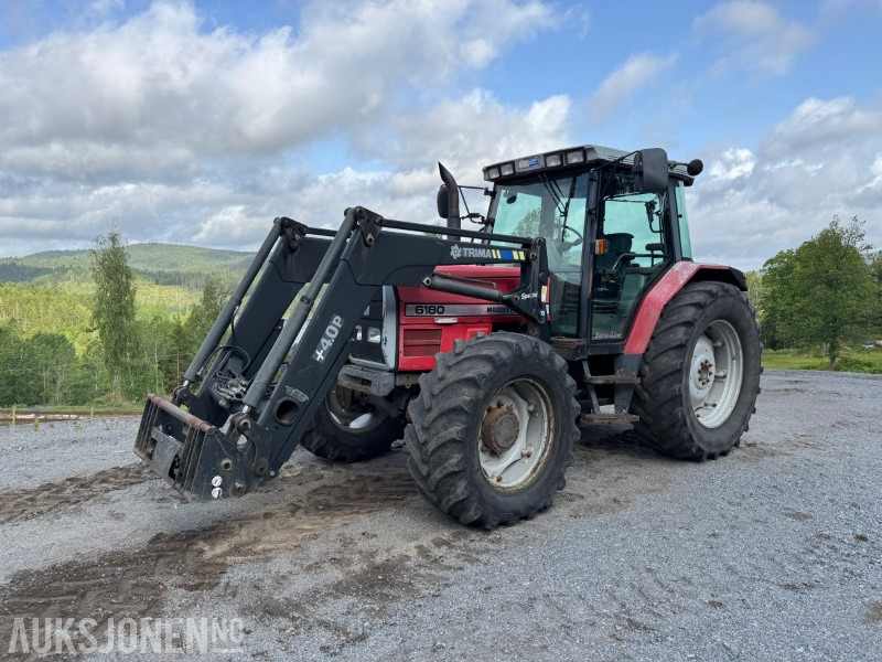 1998 Massey Ferguson 6180 Traktor med frontlaster og vendegir - Traktor: obrázok 1 1998 Massey Ferguson 6180 Traktor med frontlaster og vendegir - Traktor: obrázok 1