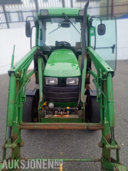 2000 John Deere JD4400 Frontlaster Skuffe Vikplog - Traktor: obrázok 3 2000 John Deere JD4400 Frontlaster Skuffe Vikplog - Traktor: obrázok 3