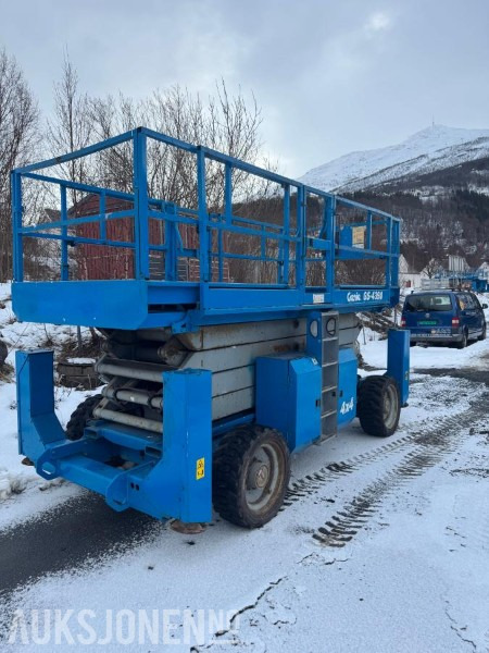 2005 Genie 4390 SAKSLIFT - 3878 Timer - Pracovná plošina: obrázok 2 2005 Genie 4390 SAKSLIFT - 3878 Timer - Pracovná plošina: obrázok 2