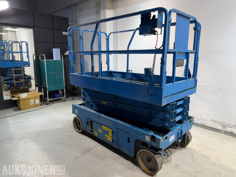 2006 Genie GS-2646 sakselift, 9,92 m - 527 timer - Pracovná plošina: obrázok 2 2006 Genie GS-2646 sakselift, 9,92 m - 527 timer - Pracovná plošina: obrázok 2