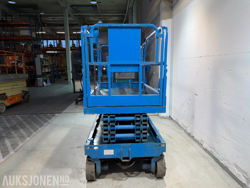 2006 Genie GS-2646 sakselift, 9,92 m - 527 timer - Pracovná plošina: obrázok 3 2006 Genie GS-2646 sakselift, 9,92 m - 527 timer - Pracovná plošina: obrázok 3