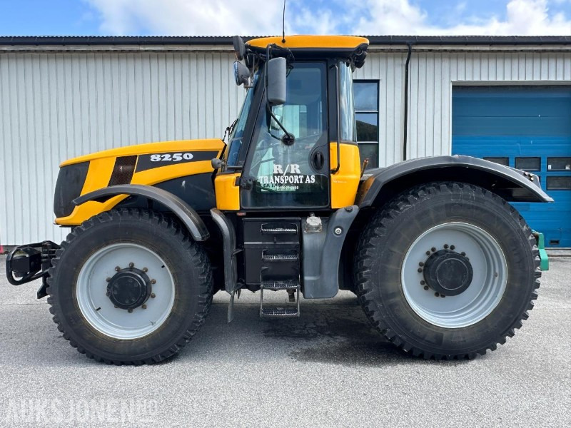 2006 JCB Fastrac 8250 - 4985 timer - Traktor: obrázok 2 2006 JCB Fastrac 8250 - 4985 timer - Traktor: obrázok 2