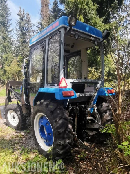 2006 JINMA 354 JM-354 4x4 Diesel Frontlaster Delemaskin - Traktor: obrázok 3 2006 JINMA 354 JM-354 4x4 Diesel Frontlaster Delemaskin - Traktor: obrázok 3